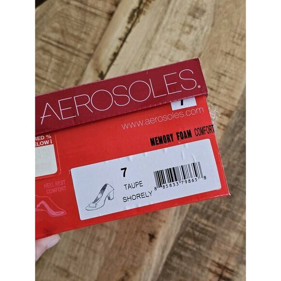 Aerosoles Good Times Women's Taupe Leather Classic Heels Shoes 7 EUC - Picture 13 of 13